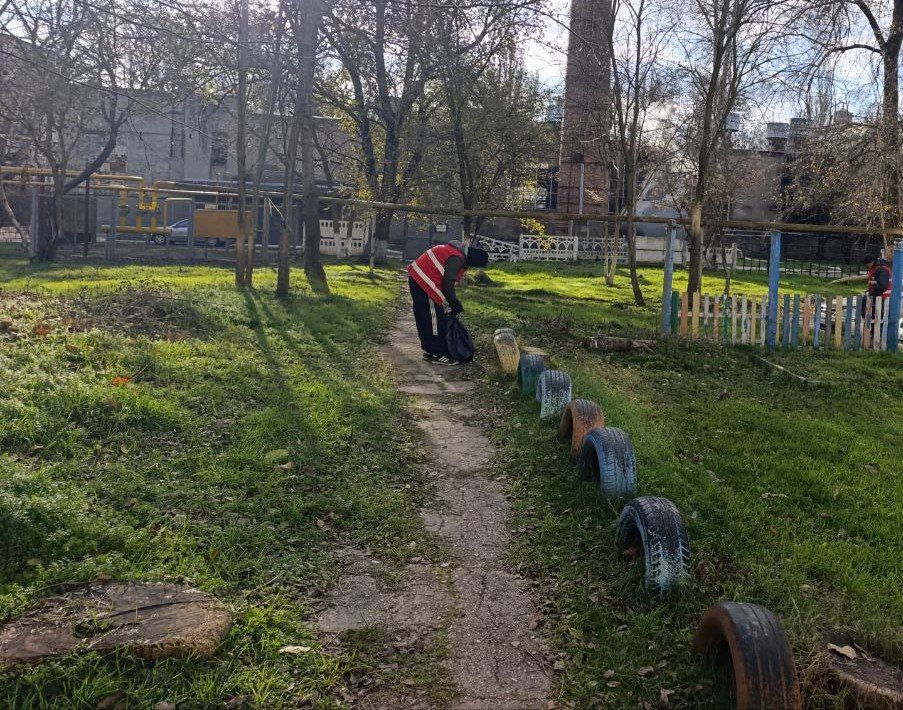 Олег Каторгин: В Керчи ежедневно выполняется комплексная работа по санитарной очистке города Олег Каторгин: В Керчи ежедневно выполняется комплексная работа по санитарной очистке города