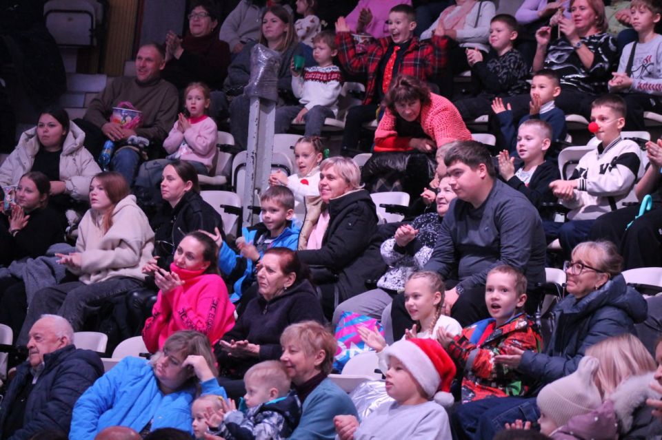 Михаил Назаров: В Симферопольском государственном цирке им. Б. Тезикова под патронатом Главы Республики Крым прошла новогодняя ёлка Михаил Назаров: В Симферопольском государственном цирке им. Б. Тезикова под патронатом Главы Республики Крым прошла новогодняя ёлка