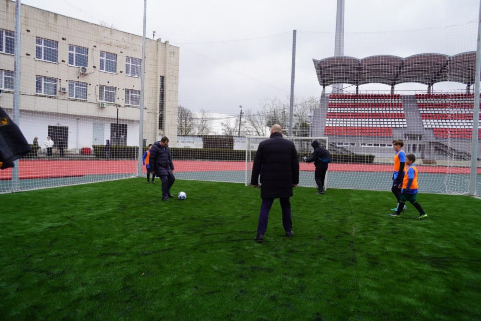 Олег Каторгин: Сегодня с главой муниципального образования Денисом Колесником торжественно открыли стадион им. 50-летия Октября после масштабного обновления Олег Каторгин: Сегодня с главой муниципального образования Денисом Колесником торжественно открыли стадион им. 50-летия Октября после масштабного обновления