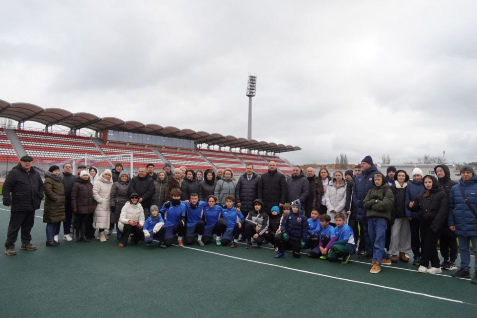 Олег Каторгин: Сегодня с главой муниципального образования Денисом Колесником торжественно открыли стадион им. 50-летия Октября после масштабного обновления Олег Каторгин: Сегодня с главой муниципального образования Денисом Колесником торжественно открыли стадион им. 50-летия Октября после масштабного обновления