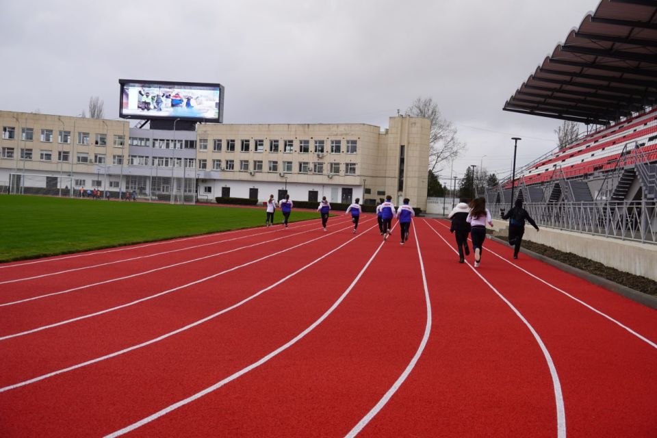 Олег Каторгин: Сегодня с главой муниципального образования Денисом Колесником торжественно открыли стадион им. 50-летия Октября после масштабного обновления Олег Каторгин: Сегодня с главой муниципального образования Денисом Колесником торжественно открыли стадион им. 50-летия Октября после масштабного обновления