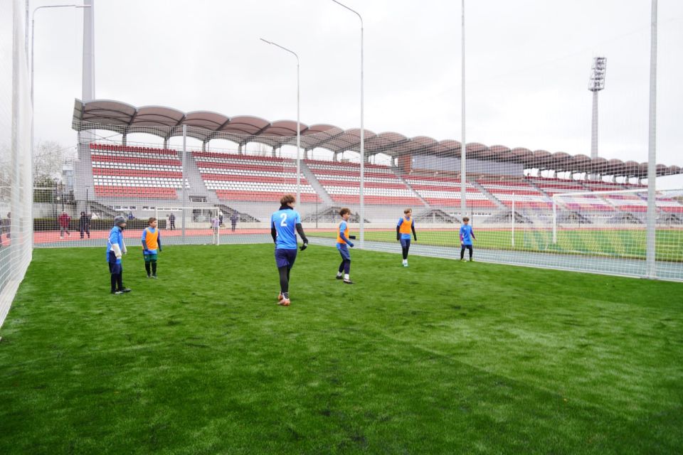 Олег Каторгин: Сегодня с главой муниципального образования Денисом Колесником торжественно открыли стадион им. 50-летия Октября после масштабного обновления Олег Каторгин: Сегодня с главой муниципального образования Денисом Колесником торжественно открыли стадион им. 50-летия Октября после масштабного обновления