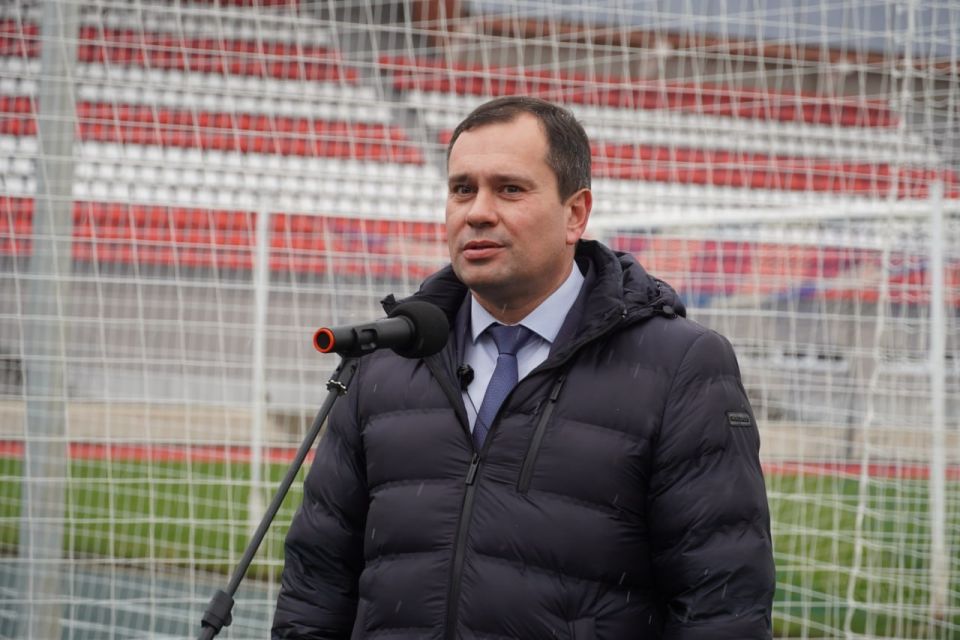 Олег Каторгин: Сегодня с главой муниципального образования Денисом Колесником торжественно открыли стадион им. 50-летия Октября после масштабного обновления Олег Каторгин: Сегодня с главой муниципального образования Денисом Колесником торжественно открыли стадион им. 50-летия Октября после масштабного обновления