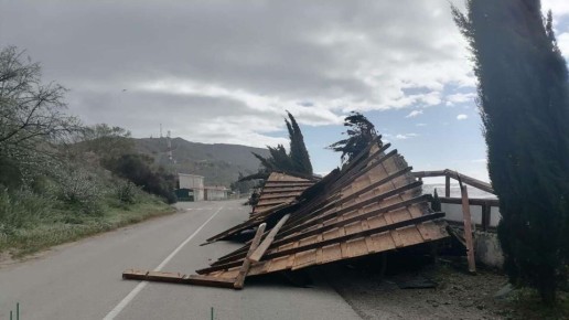 В Крыму объявлено экстренное предупреждение из-за сильного ветра