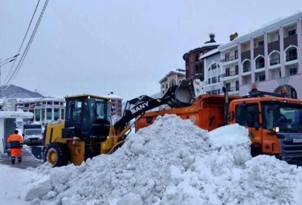 Снегопад на Кубани обвалил крыши домов и обесточил 43 тысячи человек