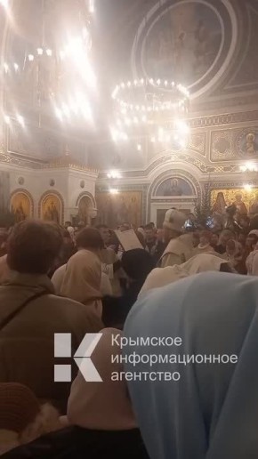 В храмах этой ночью проходят праздничные богослужения