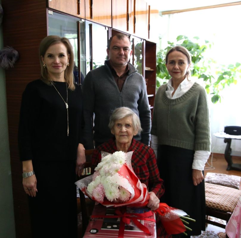 Городские власти поздравили двух ветеранов-именинников января Городские власти поздравили двух ветеранов-именинников января