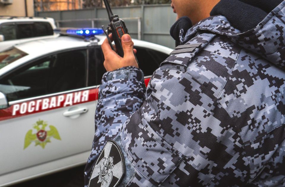 В Симферополе наряд вневедомственной охраны Росгвардии задержал правонарушителя, который нанес побои гражданину