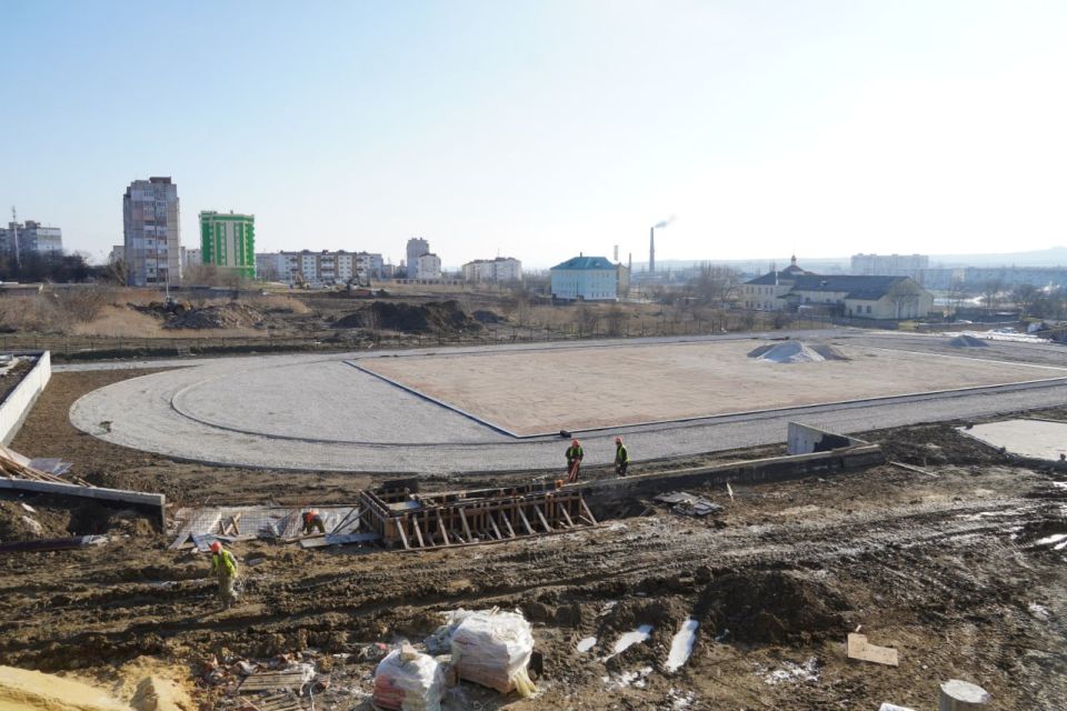 Олег Каторгин: В рамках рабочего визита в Керчь министра строительства и архитектуры Республики Крым Эдуарда Щёголева посетили строящуюся общеобразовательную школу на 800 мест в микрорайоне Марат на улице Архиепископа Луки... Олег Каторгин: В рамках рабочего визита в Керчь министра строительства и архитектуры Республики Крым Эдуарда Щёголева посетили строящуюся общеобразовательную школу на 800 мест в микрорайоне Марат на улице Архиепископа Луки...