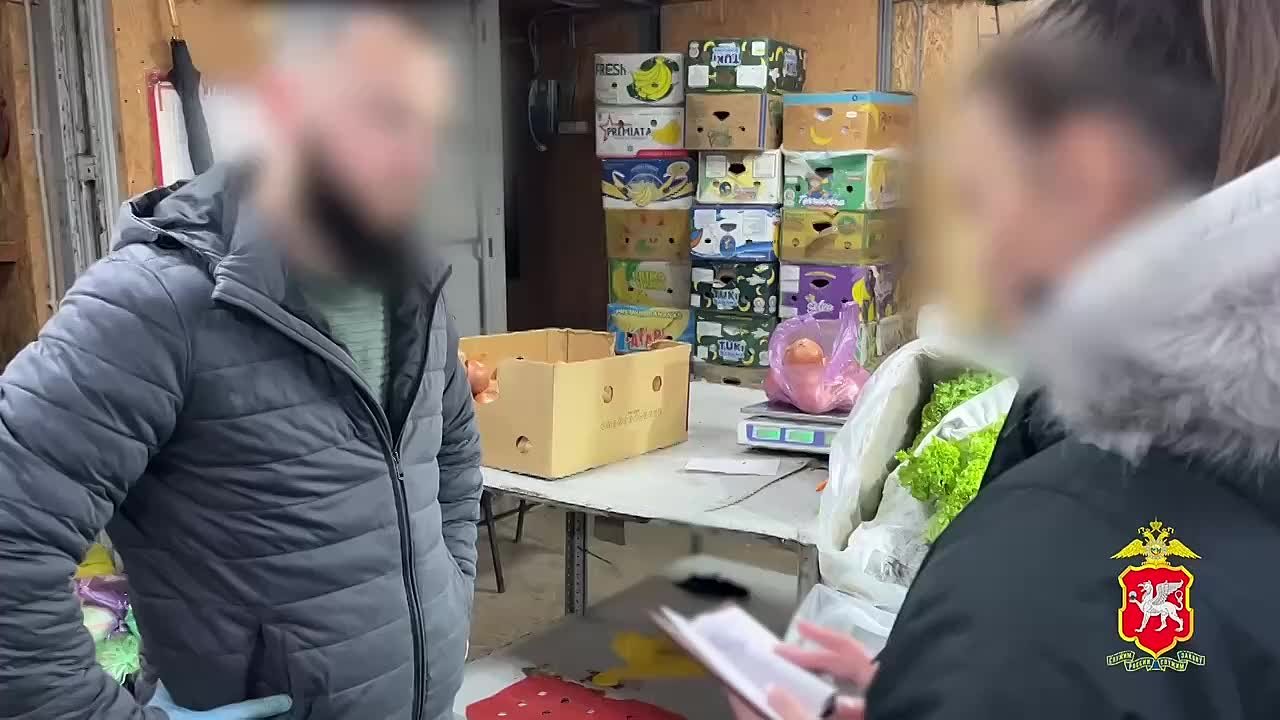 12 нелегальных мигрантов работали на рынке "Привоз" в Симферополе