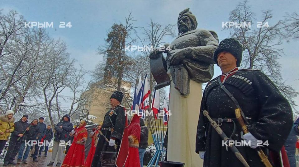 В Крыму отметили 372-ю годовщину Переяславской рады В Крыму отметили 372-ю годовщину Переяславской рады