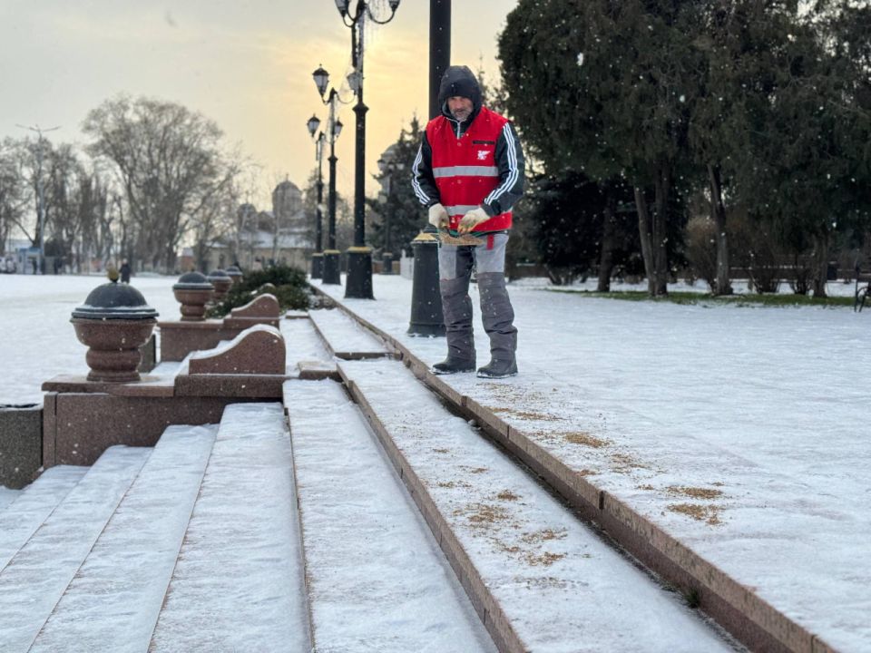 Олег Каторгин: Вторые сутки в Керчи идет снег, установилась минусовая температура Олег Каторгин: Вторые сутки в Керчи идет снег, установилась минусовая температура