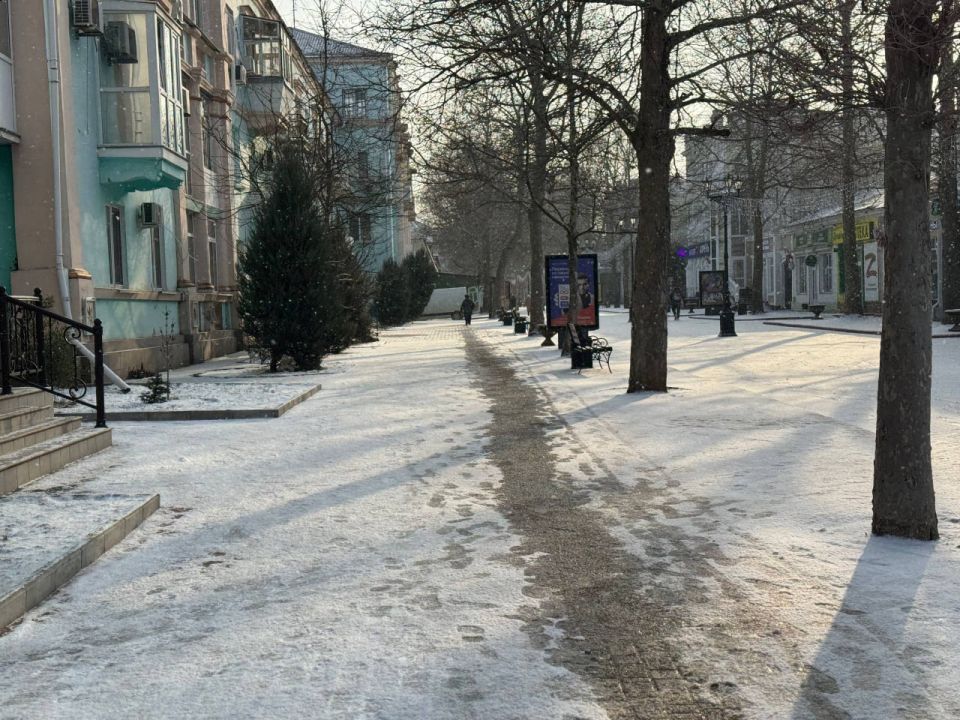 Олег Каторгин: Вторые сутки в Керчи идет снег, установилась минусовая температура Олег Каторгин: Вторые сутки в Керчи идет снег, установилась минусовая температура