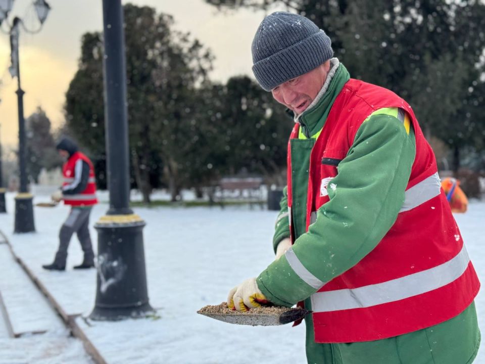 Олег Каторгин: Вторые сутки в Керчи идет снег, установилась минусовая температура Олег Каторгин: Вторые сутки в Керчи идет снег, установилась минусовая температура