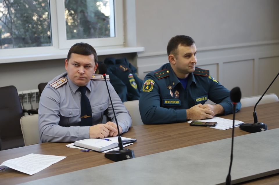 Под руководством заместителя главы администрации Андрея Падалко состоялось заседание Комиссии по делам несовершеннолетних и защите их прав Бахчисарайского района Под руководством заместителя главы администрации Андрея Падалко состоялось заседание Комиссии по делам несовершеннолетних и защите их прав Бахчисарайского района