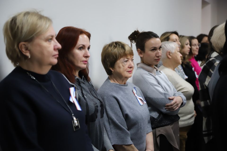 В холле здания администрации состоялось открытие тематической фотовыставки, посвящённой Дню Республики Крым В холле здания администрации состоялось открытие тематической фотовыставки, посвящённой Дню Республики Крым