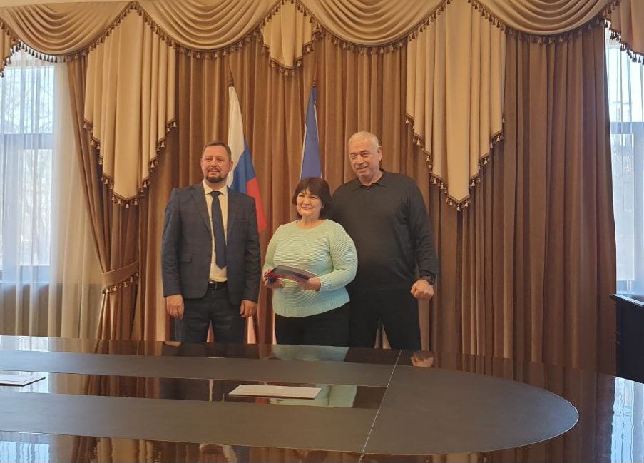 24 семьи из числа реабилитированных народов получили ключи от долгожданных квартир 24 семьи из числа реабилитированных народов получили ключи от долгожданных квартир