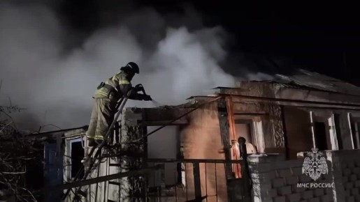 Два пожара ликвидировали за ночь сотрудники МЧС России в Джанкойском районе