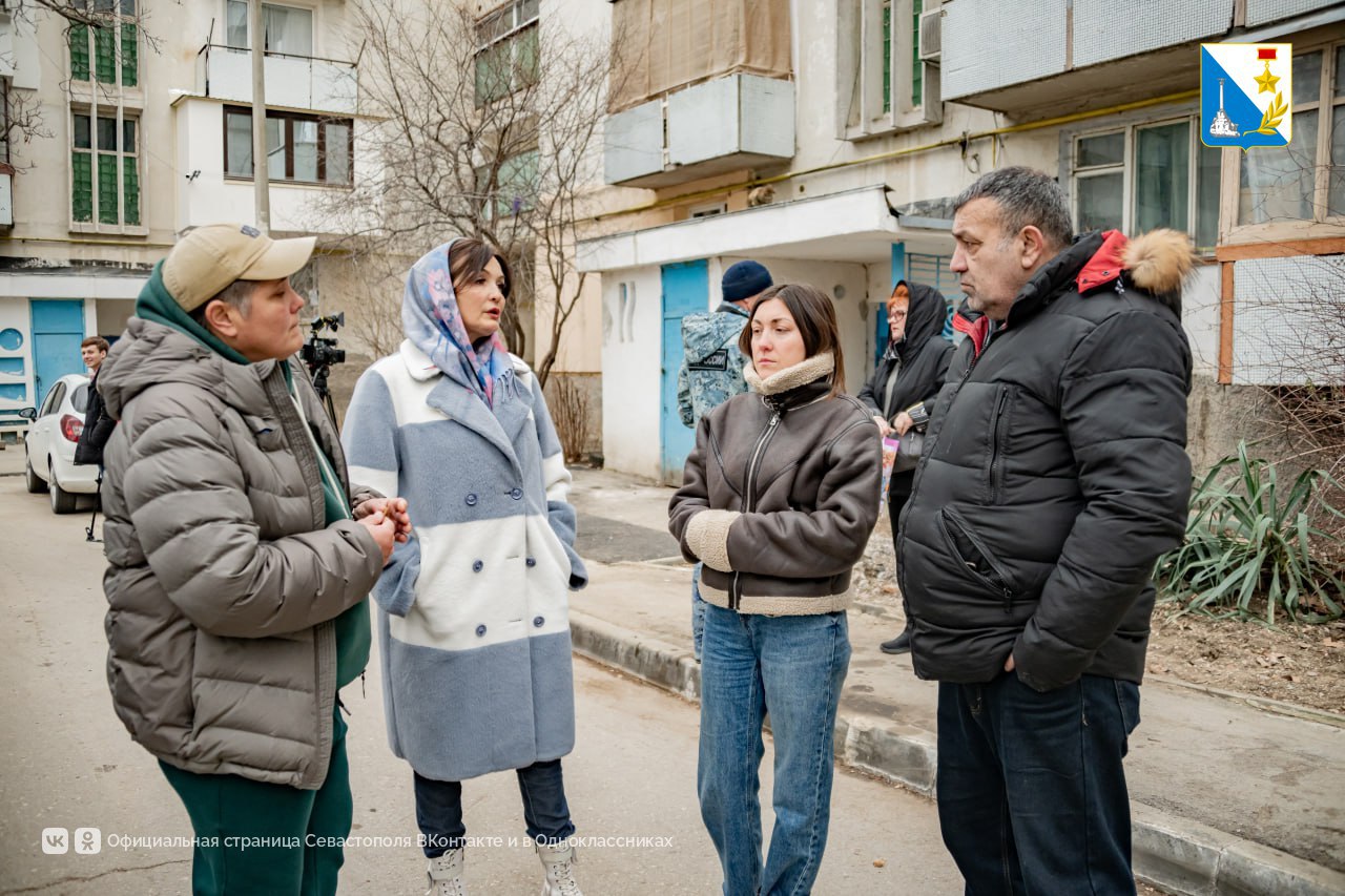 Госжилнадзор проверил качество капитального ремонта в доме на улице Коммунаров в Балаклаве