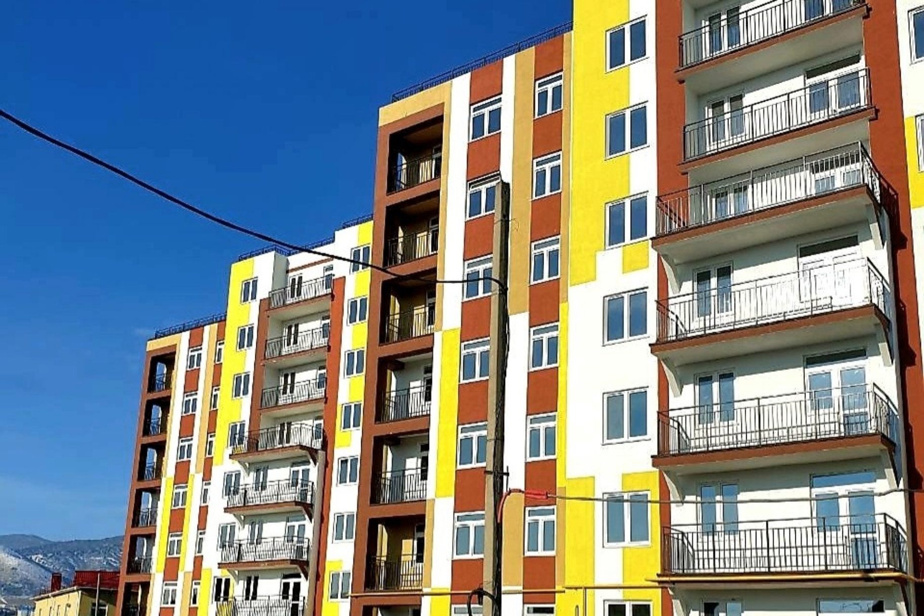 Рефат Дердаров осмотрел строительство 72-х квартирного дома в Судаке