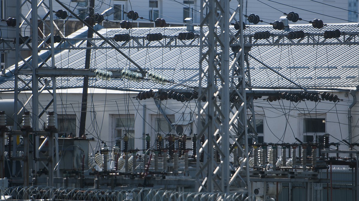 Более 15 улиц и переулков Симферополя остались без света