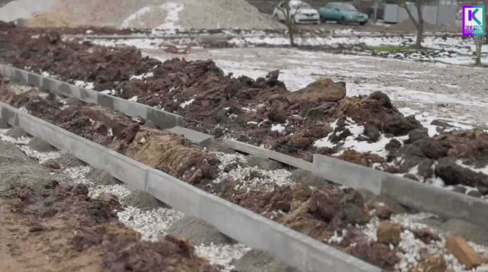 Олег Каторгин: Придомовая территория по ул. Буденного, 15 и Блюхера, 4, 6, 8 поэтапно преображается