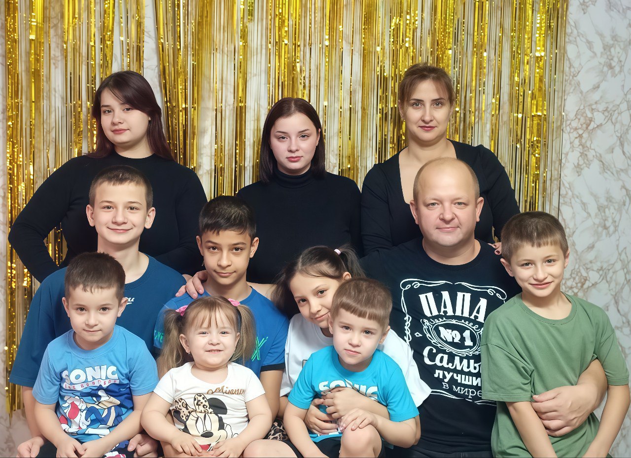 Сотрудники Красноперекопского районного отдела ЗАГС и ГБУ РК «Центр социальных служб для семьи, детей и молодежи Красноперекопского района» посетили многодетных супругов, которые являются примером родительской любви и... Сотрудники Красноперекопского районного отдела ЗАГС и ГБУ РК «Центр социальных служб для семьи, детей и молодежи Красноперекопского района» посетили многодетных супругов, которые являются примером родительской любви и...