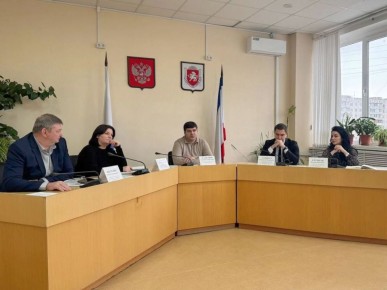 В Минпромторге Крыма прошло рабочее совещание, посвящённое развитию парфюмерно-косметической отрасли в регионе