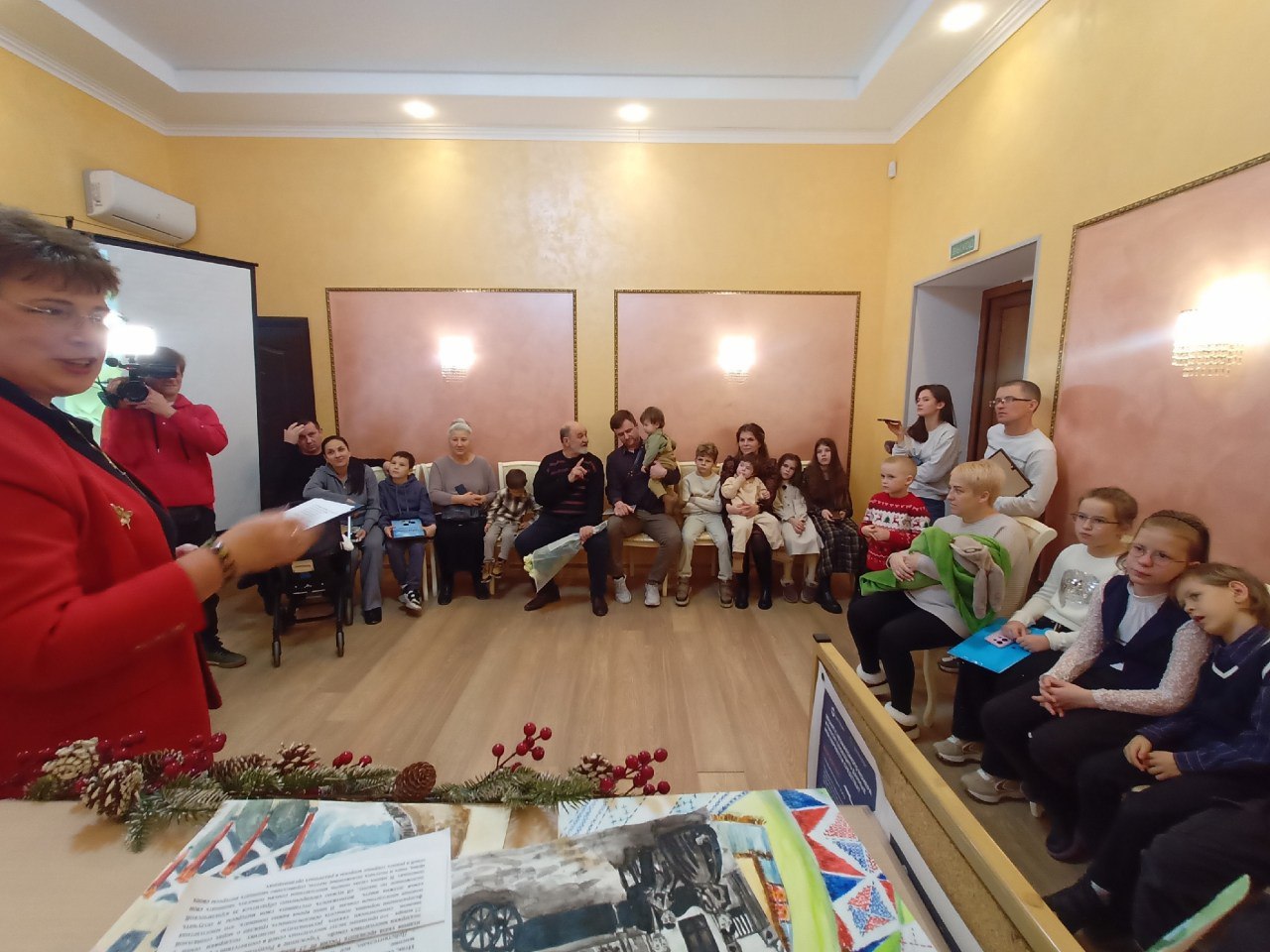 Алуштинский городской отдел ЗАГС организовал теплое и значимое мероприятие для многодетных семей под названием «Статус многодетной семьи в нашем государстве» Алуштинский городской отдел ЗАГС организовал теплое и значимое мероприятие для многодетных семей под названием «Статус многодетной семьи в нашем государстве»