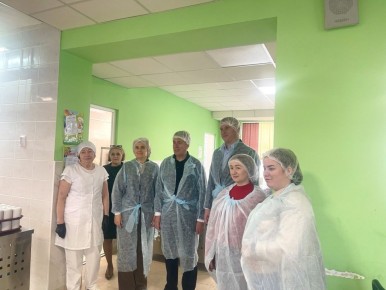 В школе №18 Симферополя проверили организацию горячего питания