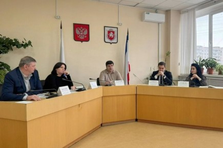 В Минпромторге Крыма прошло совещание с участниками парфюмерно-косметического кластера региона