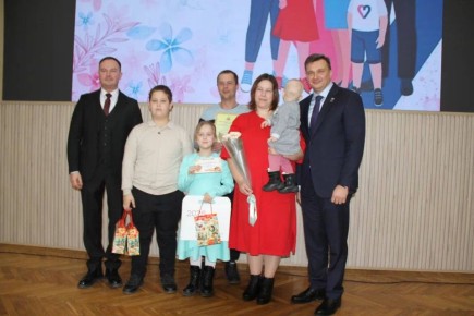 Константин Шимановский: В 2025 году в Республике Крым учреждён новый праздник – День многодетной семьи! Ежегодны мы будем отмечать его 23 февраля