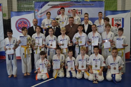 В Симферополе состоялись Чемпионат и Первенство Республики Крым по киокушин
