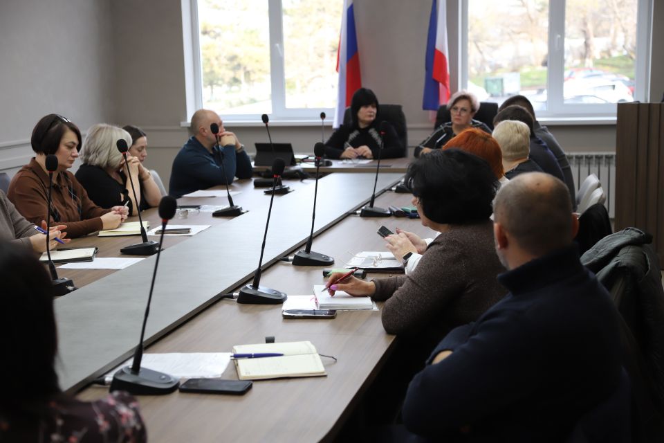 О ситуации с дорожной безопасностью в Бахчисарайском районе рассказал старший государственный инспектор отделения Госавтоинспекции ОМВД России по Бахчисарайскому району Кирилл Тютюнков