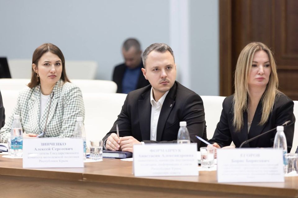 Альберт Куршутов: Принял участие в заседании Совета по вопросам использования русского языка и совершенствования внутренней языковой политики в Республике Крым под председательством Главы Республики Сергея Валерьевича... Альберт Куршутов: Принял участие в заседании Совета по вопросам использования русского языка и совершенствования внутренней языковой политики в Республике Крым под председательством Главы Республики Сергея Валерьевича...