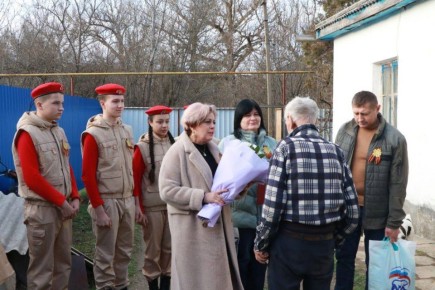Ольга Урайкина: Сегодня совместно с главой администрации Бахчисарайского района Анжеликой Ястребовой, помощницей депутата Государственной Думы Федерального Собрания Российской Федерации Нестеренко Ю.Ю. Екатериной Зырянкиной...