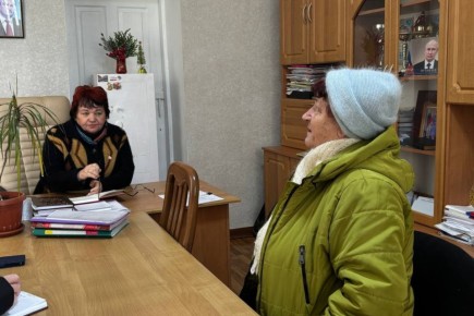 Инна Федоренко провела выездной приём граждан в селе Лобаново