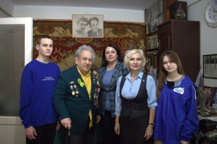 27 ������ 1944 ���� ����������� ���� �� ����� ����������� � ����������� ������� ������� ������������� ����� � ������� ������ �� ����, ��������� 872 ���