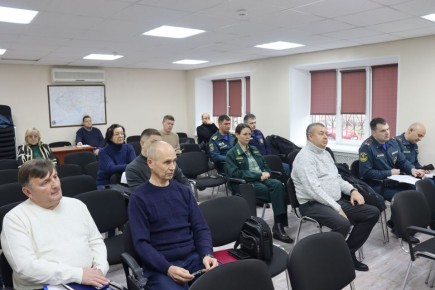 Первый заместитель главы администрации Сакского района Андрей Польченко провёл заседание комиссии по предупреждению и ликвидации чрезвычайных ситуаций и обеспечения пожарной безопасности в муниципальном образовании Сакский район