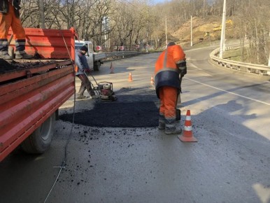 Ямочный ремонт продолжается