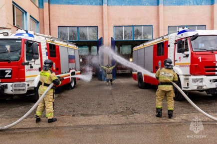 В Крыму, следуя добрым традициям пожарного братства, торжественно провели на заслуженный отдых огнеборца