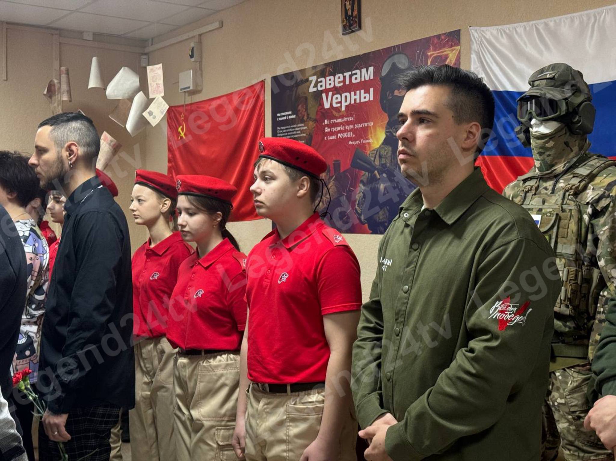 «Парту Героя» в честь участника СВО Виктора Александровича Баранова открыли в школе №61 «Парту Героя» в честь участника СВО Виктора Александровича Баранова открыли в школе №61