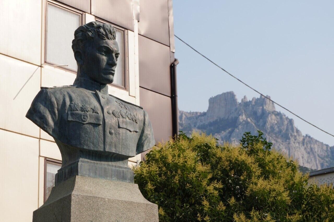 Рожденный летать: "крылья" Амет-Хана Султана Рожденный летать: "крылья" Амет-Хана Султана