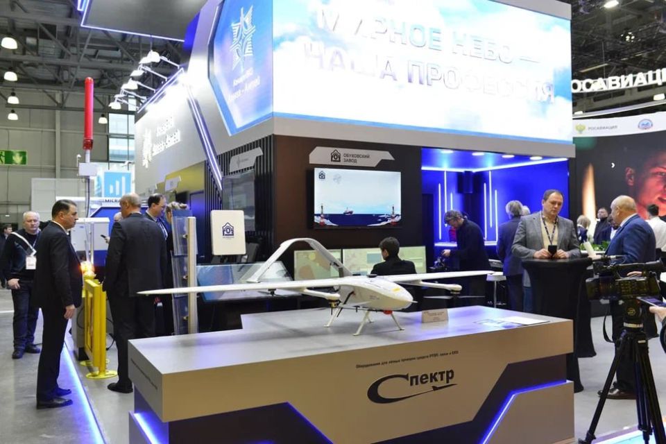 В Москве проходит Национальный авиационный инфраструктурный салон НАИС-2026