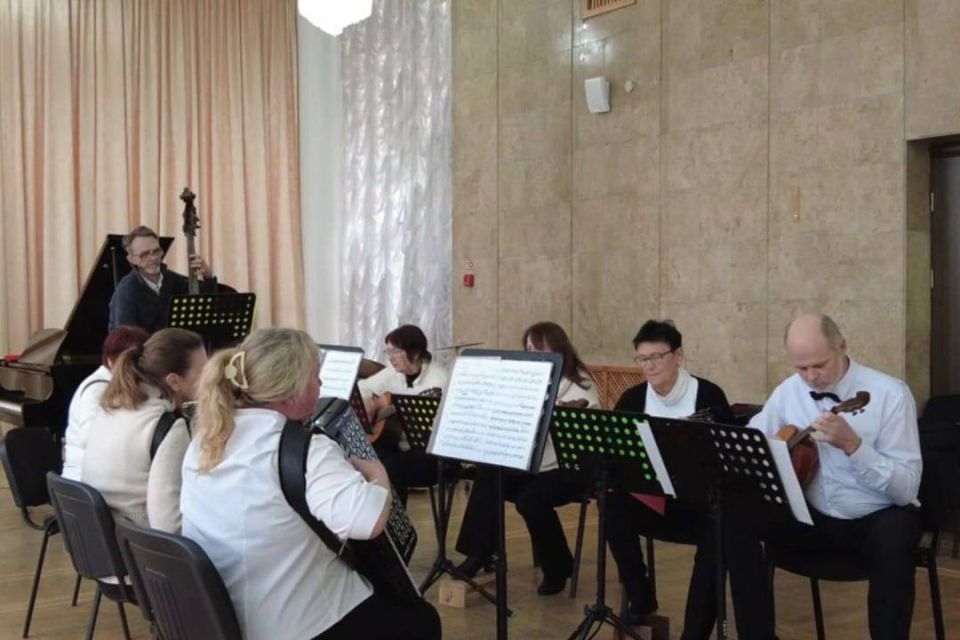 Александр Юрьев: Поздравляю преподавателей Евпаторийской детской школы искусств, завоевавших диплом первой степени на Всекрымском конкурсе исполнительского мастерства среди преподавателей и концертмейстеров детских школ... Александр Юрьев: Поздравляю преподавателей Евпаторийской детской школы искусств, завоевавших диплом первой степени на Всекрымском конкурсе исполнительского мастерства среди преподавателей и концертмейстеров детских школ...