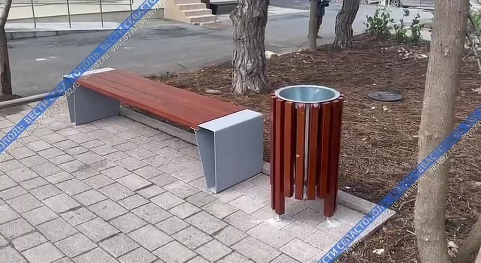 Сквер возле ТЮЗа на улице Правды стал ещё уютнее и современнее благодаря национальному проекту «Жильё и городская среда»