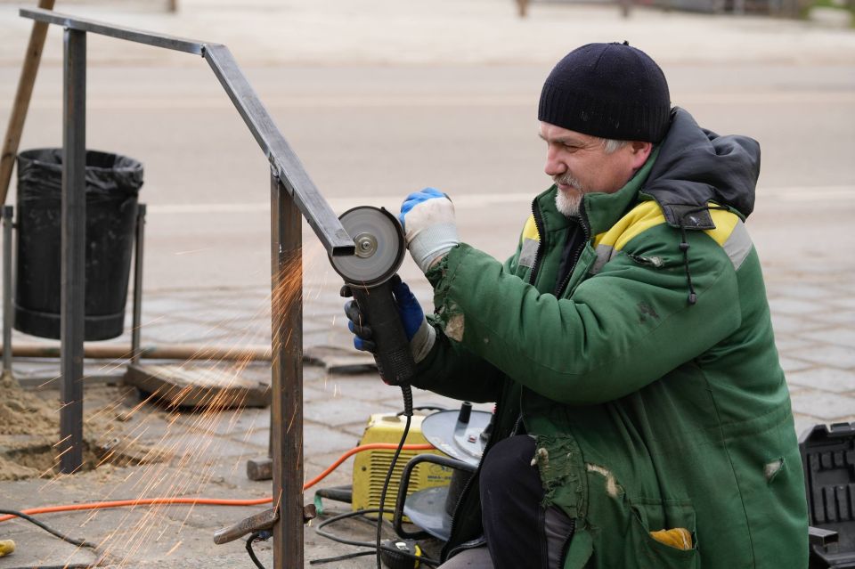 На у. Пирогова восстанавливают плитку На у. Пирогова восстанавливают плитку