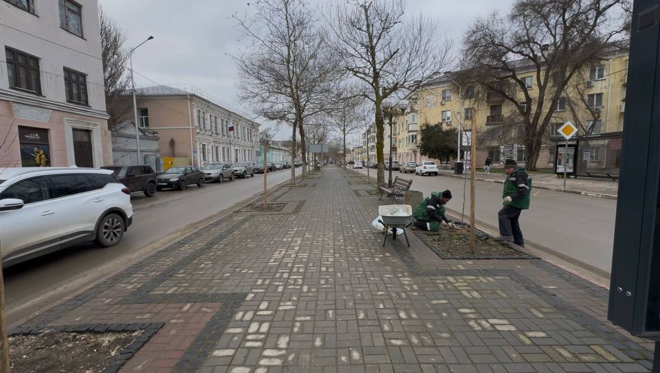 На у. Пирогова восстанавливают плитку На у. Пирогова восстанавливают плитку