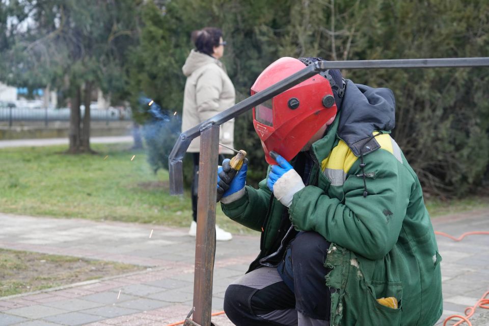 На у. Пирогова восстанавливают плитку На у. Пирогова восстанавливают плитку