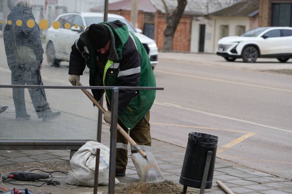 На у. Пирогова восстанавливают плитку На у. Пирогова восстанавливают плитку